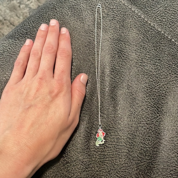 Vintage Ariel charm and necklace - Picture 2 of 4